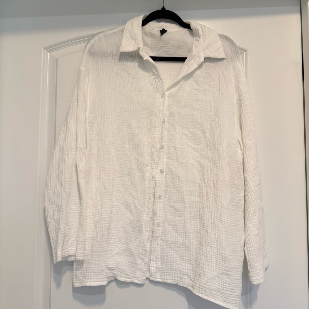 White and Tan Women's Tops Set of 3 (mediums) - Picture 5 of 6